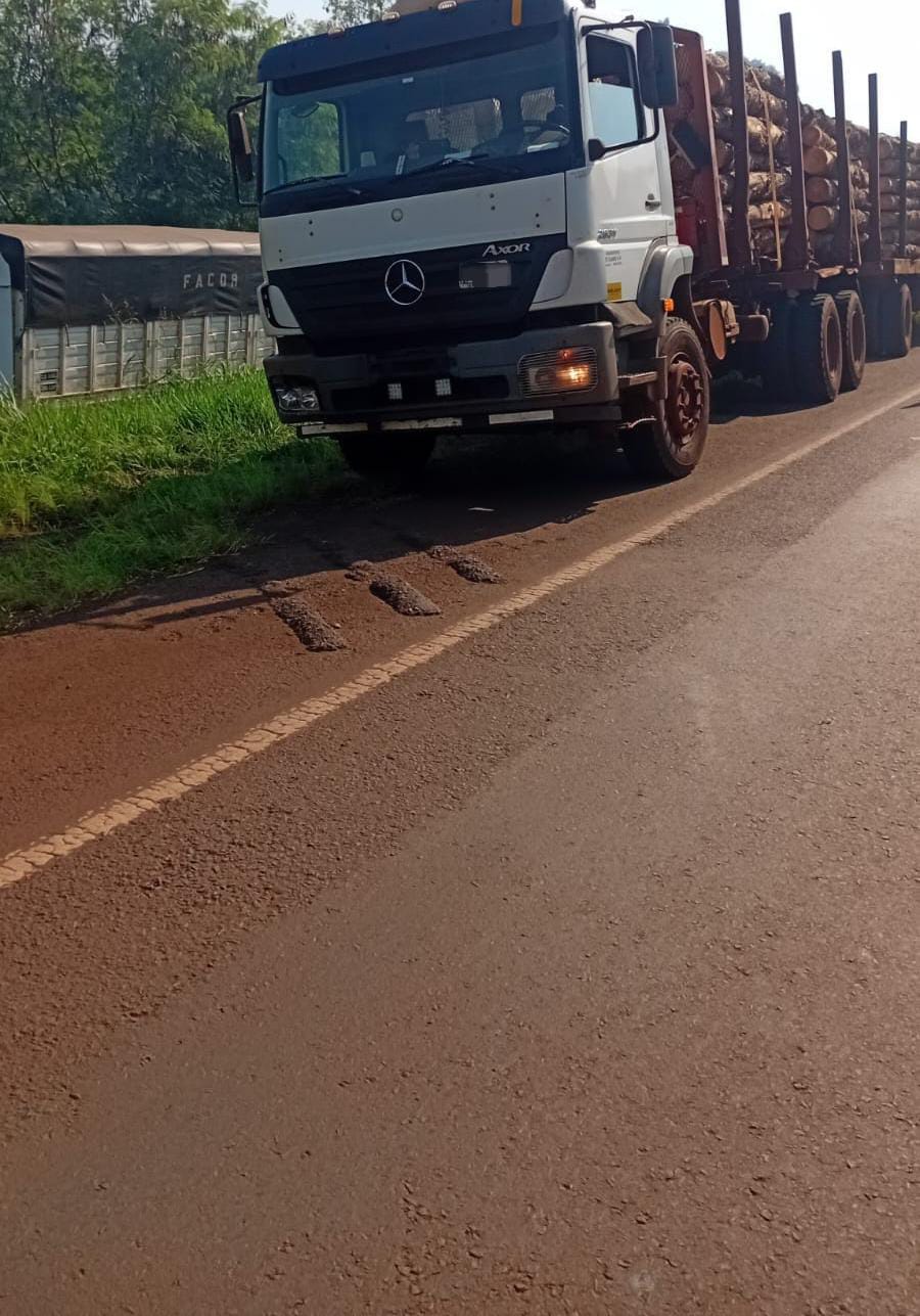 Choque entre un auto y un camión dejó dos heridos en Eldorado 2